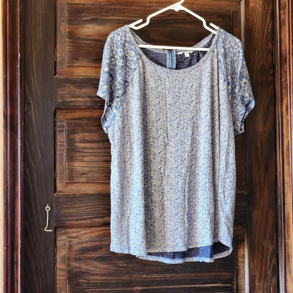Lucky Brand Boho Blue Floral Tee Denim Colored 2X EUC - Picture 12 of 14